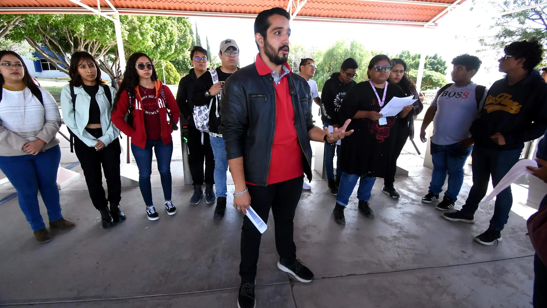 PROTESTAN ALUMNOS DEL ITESI,JESUS GTZ EL SOL DE IRAPUATO (1)